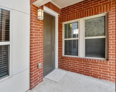 1583 Fiji Street - Photo Thumbnail 3