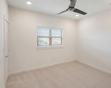 1583 Fiji Street - Photo Thumbnail 13