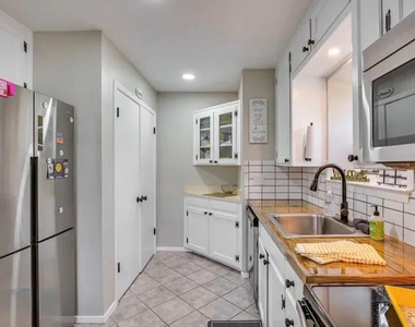 536 Western Hills Trail - Photo Thumbnail 9