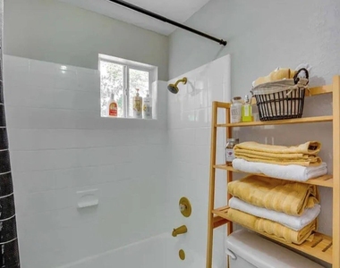 536 Western Hills Trail - Photo Thumbnail 16