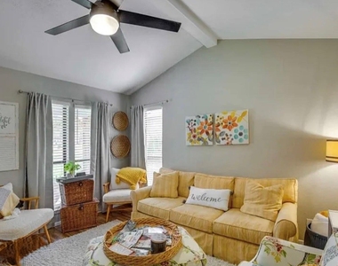 536 Western Hills Trail - Photo Thumbnail 3