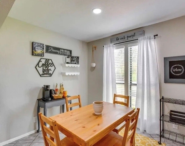 536 Western Hills Trail - Photo Thumbnail 7