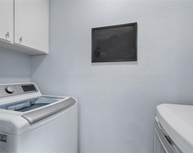 7629 Cedarhill Road - Photo Thumbnail 19