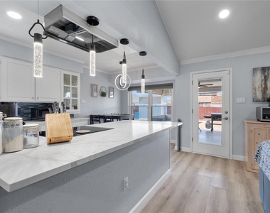 7629 Cedarhill Road - Photo Thumbnail 5