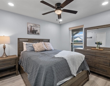 7629 Cedarhill Road - Photo Thumbnail 15