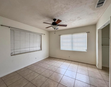 1326 Lake Erie Drive - Photo Thumbnail 6