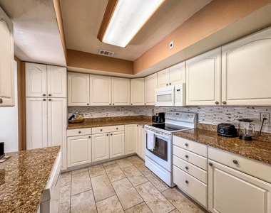 1326 Lake Erie Drive - Photo Thumbnail 4