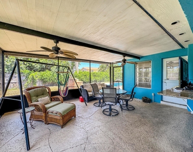 1326 Lake Erie Drive - Photo Thumbnail 9