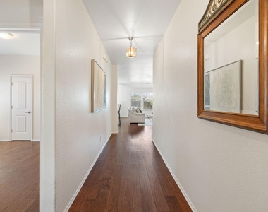 104 Holly Street - Photo Thumbnail 3