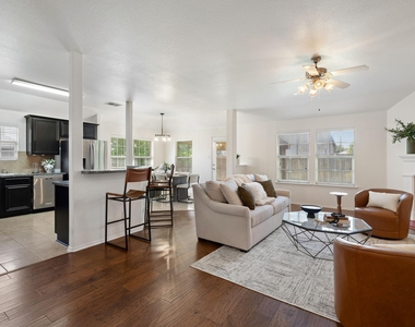 104 Holly Street - Photo Thumbnail 7