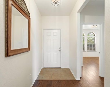 104 Holly Street - Photo Thumbnail 2