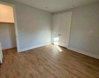 3821 Ablon Trail - Photo Thumbnail 9
