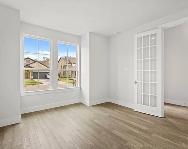 3821 Ablon Trail - Photo Thumbnail 10