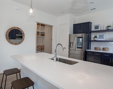 2803 Stanley Avenue - Photo Thumbnail 15