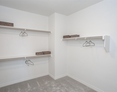 2803 Stanley Avenue - Photo Thumbnail 27