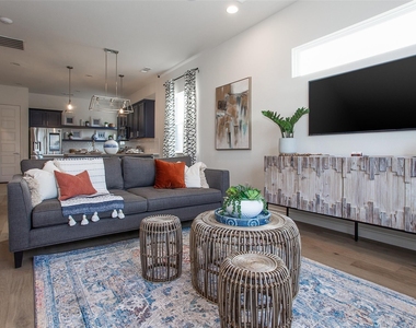 2803 Stanley Avenue - Photo Thumbnail 9