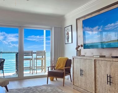 60 Yacht Club Drive - Photo Thumbnail 7