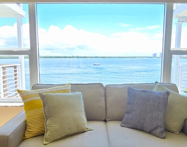 60 Yacht Club Drive - Photo Thumbnail 17