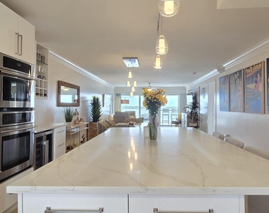 60 Yacht Club Drive - Photo Thumbnail 2