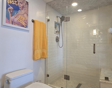 60 Yacht Club Drive - Photo Thumbnail 19
