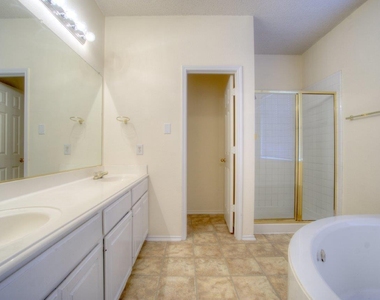 1369 Colby Drive - Photo Thumbnail 20
