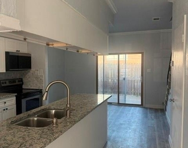 234 Samuel Boulevard - Photo Thumbnail 6