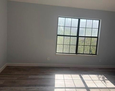 234 Samuel Boulevard - Photo Thumbnail 12