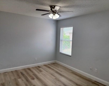 2601 Mitchell Lane - Photo Thumbnail 10