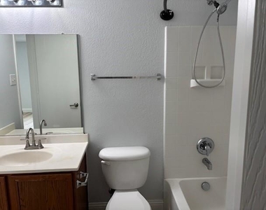 2601 Mitchell Lane - Photo Thumbnail 15