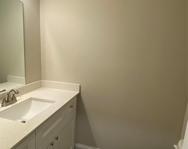 813 W Coffin Street - Photo Thumbnail 12