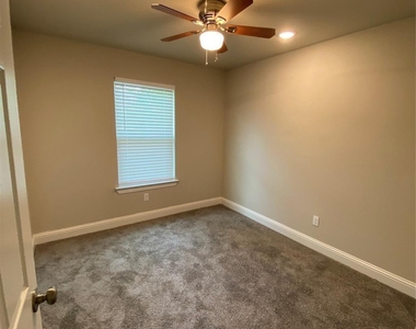 813 W Coffin Street - Photo Thumbnail 8