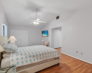 2925 Riviera Drive - Photo Thumbnail 50