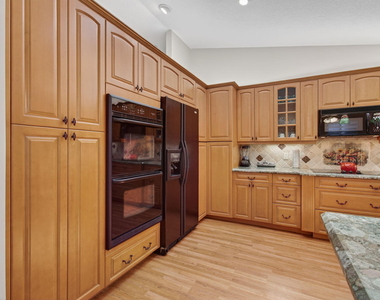 2925 Riviera Drive - Photo Thumbnail 40