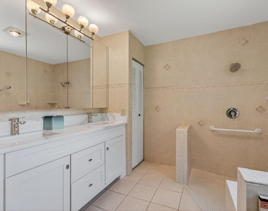 2925 Riviera Drive - Photo Thumbnail 55