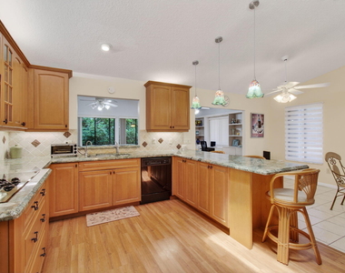 2925 Riviera Drive - Photo Thumbnail 43