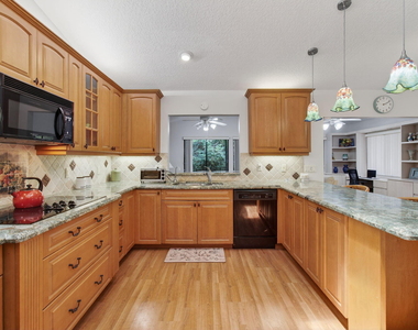 2925 Riviera Drive - Photo Thumbnail 44