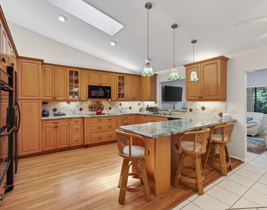 2925 Riviera Drive - Photo Thumbnail 41
