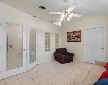 2925 Riviera Drive - Photo Thumbnail 20