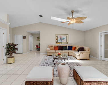 2925 Riviera Drive - Photo Thumbnail 18