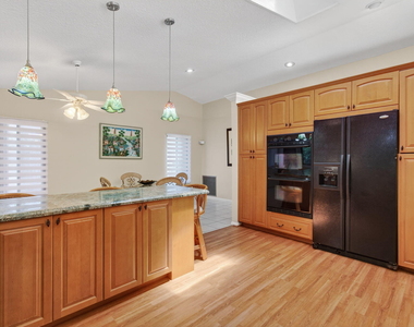 2925 Riviera Drive - Photo Thumbnail 46