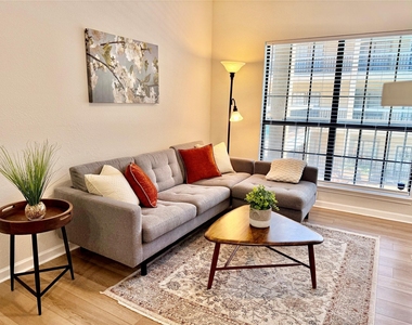 4800 W Lovers Lane - Photo Thumbnail 2