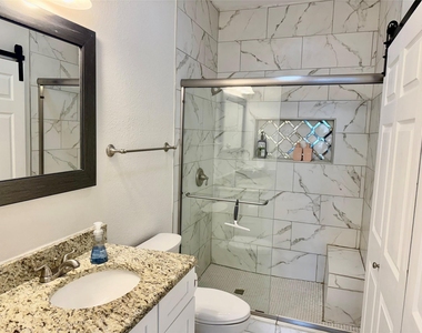 4800 W Lovers Lane - Photo Thumbnail 11