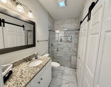 4800 W Lovers Lane - Photo Thumbnail 12