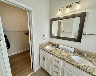 4800 W Lovers Lane - Photo Thumbnail 10