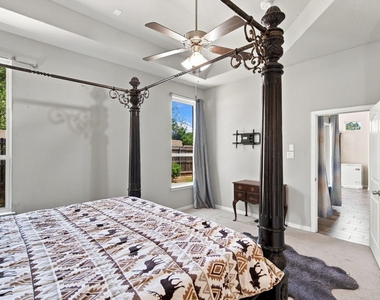 3908 Ranchman Boulevard - Photo Thumbnail 12