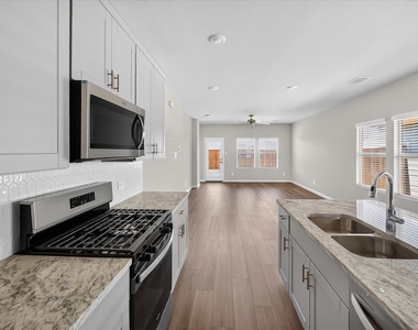 3520 Bridgeport Drive - Photo Thumbnail 8