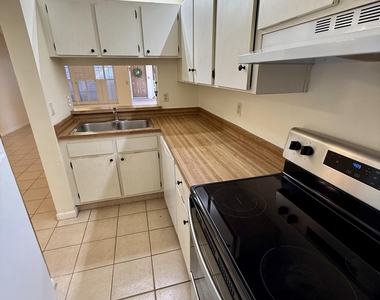 3764 N University Drive - Photo Thumbnail 4