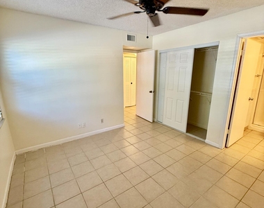 3764 N University Drive - Photo Thumbnail 5