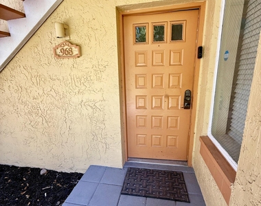 968 Coral Club Drive - Photo Thumbnail 12