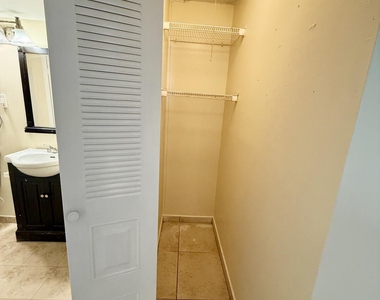 968 Coral Club Drive - Photo Thumbnail 6